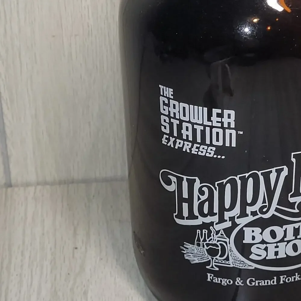 Vtg Happy Harrys Bottle Shops Amber Bottle Fargo, North Dakota